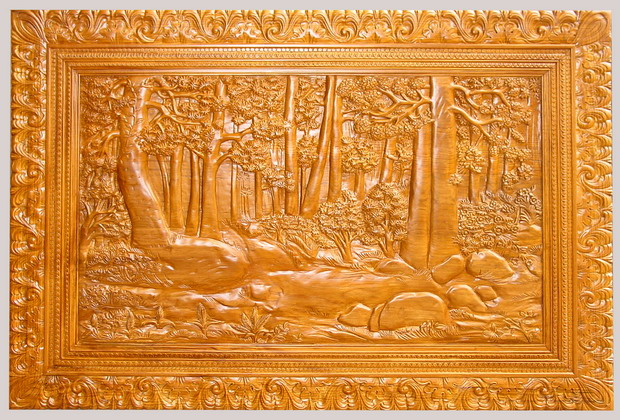 CUSTOM CARVINGS